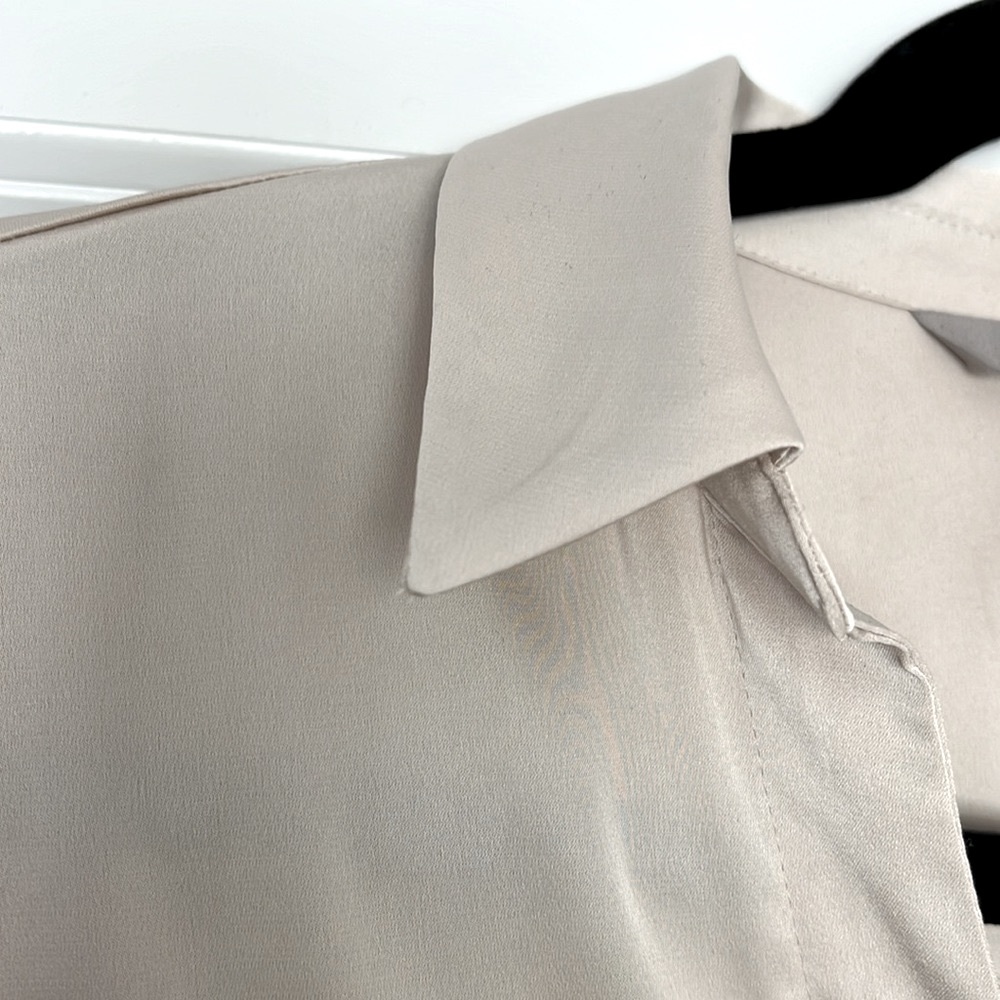 H&M Satin V-neck Collared Blouse - Picture 5 of 6